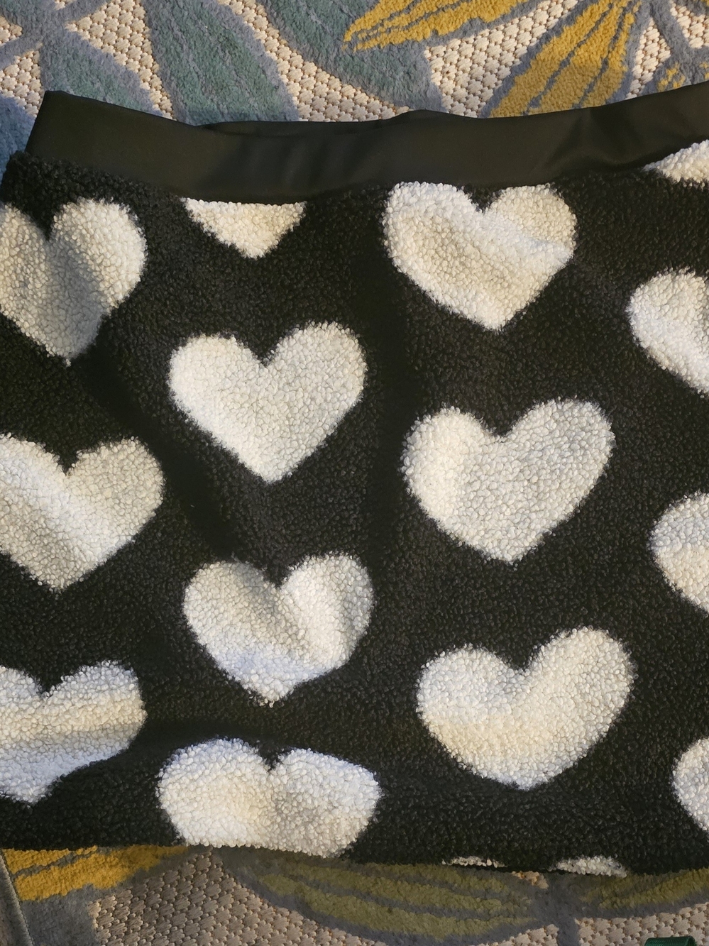 SHEIN Black Mini Skirt with White Heart Pattern